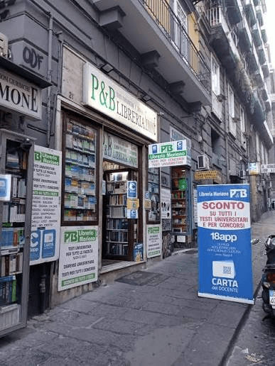 Ingresso della libreria P&B Mariano