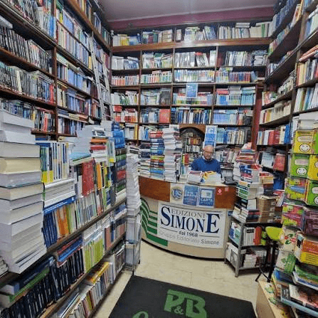 Interno della libreria P&B Mariano